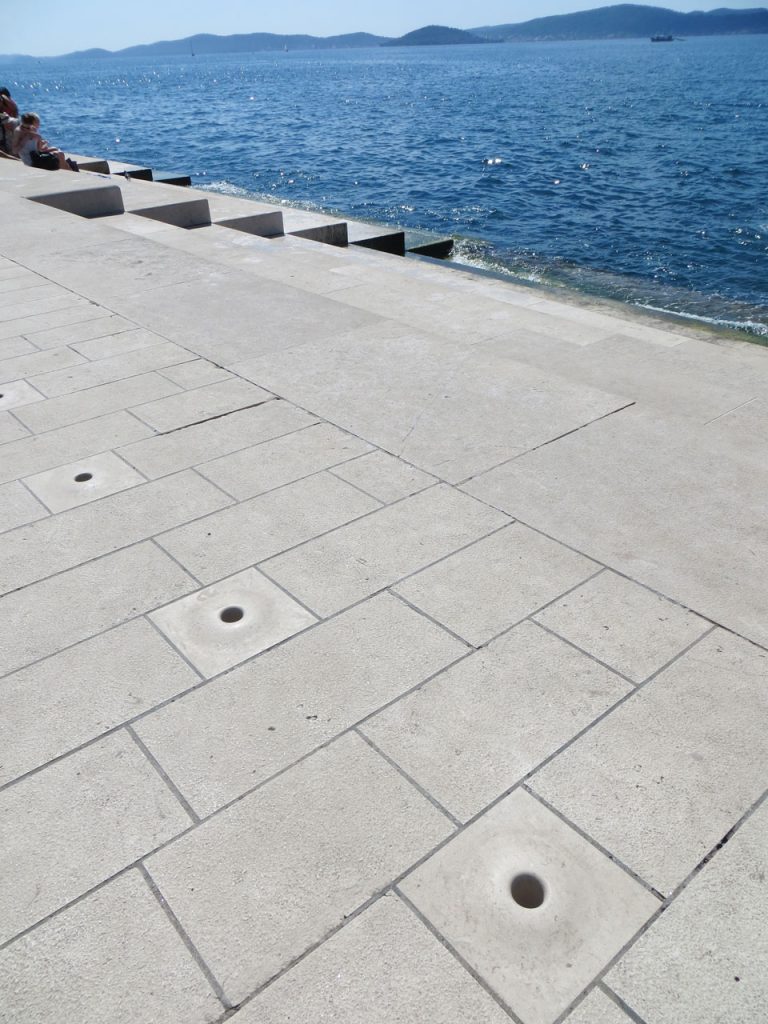 SeaOrganZadar2b-FlickrCC-kzoop