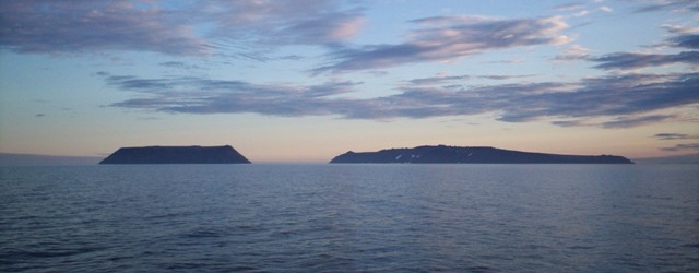 Diomede_Islands_Bering_Sea_Jul_2006_-_CC_-_Dave_Cohoe